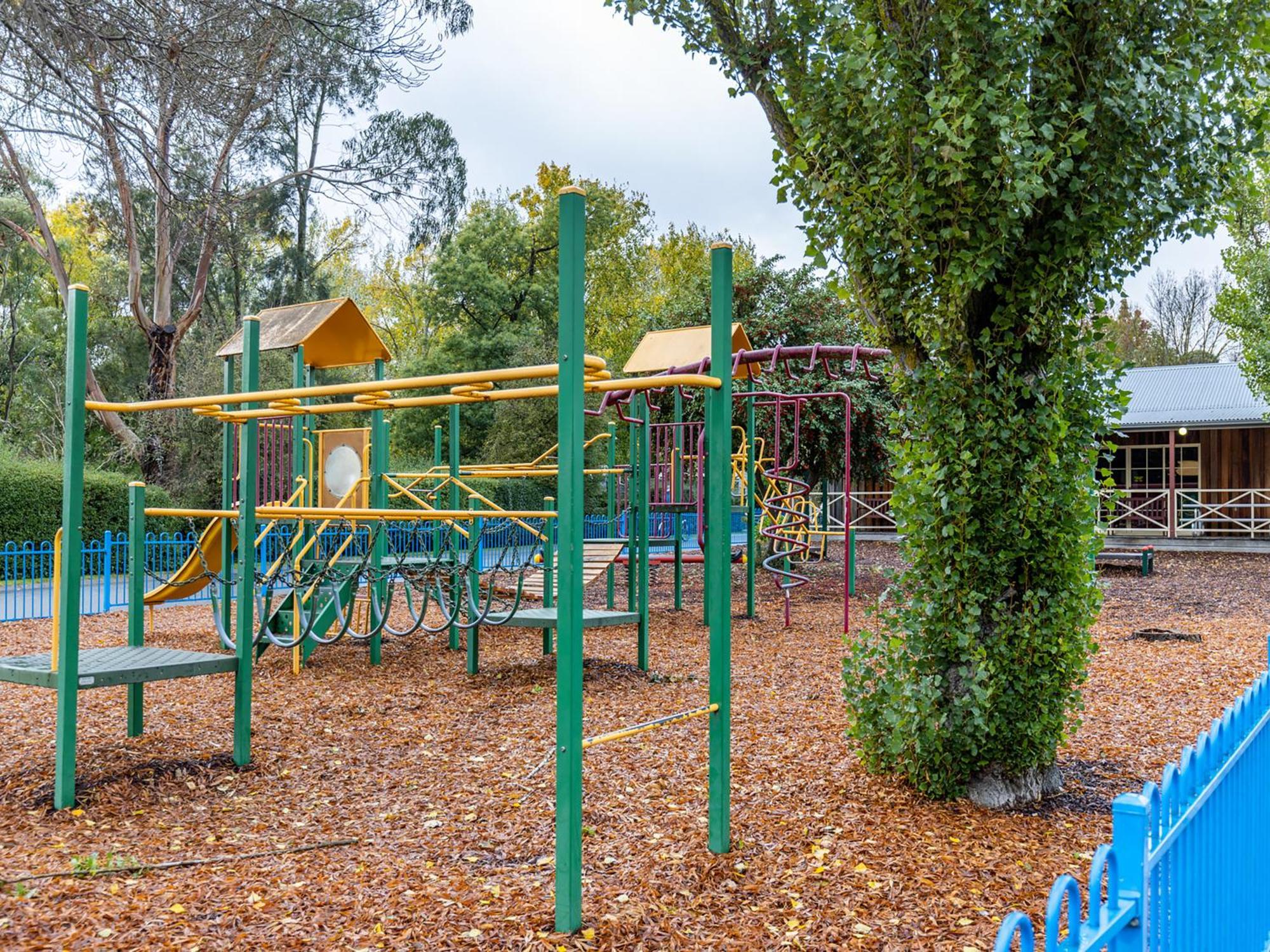 Nrma Ballarat Holiday Park 外观 照片