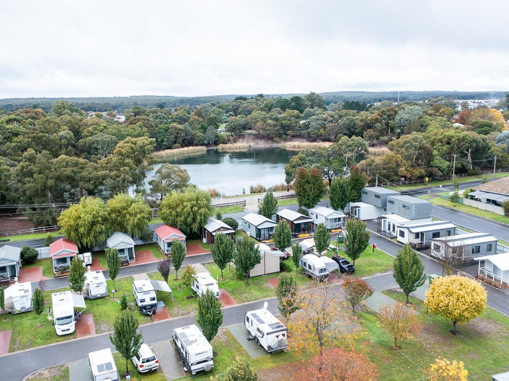 Nrma Ballarat Holiday Park 外观 照片