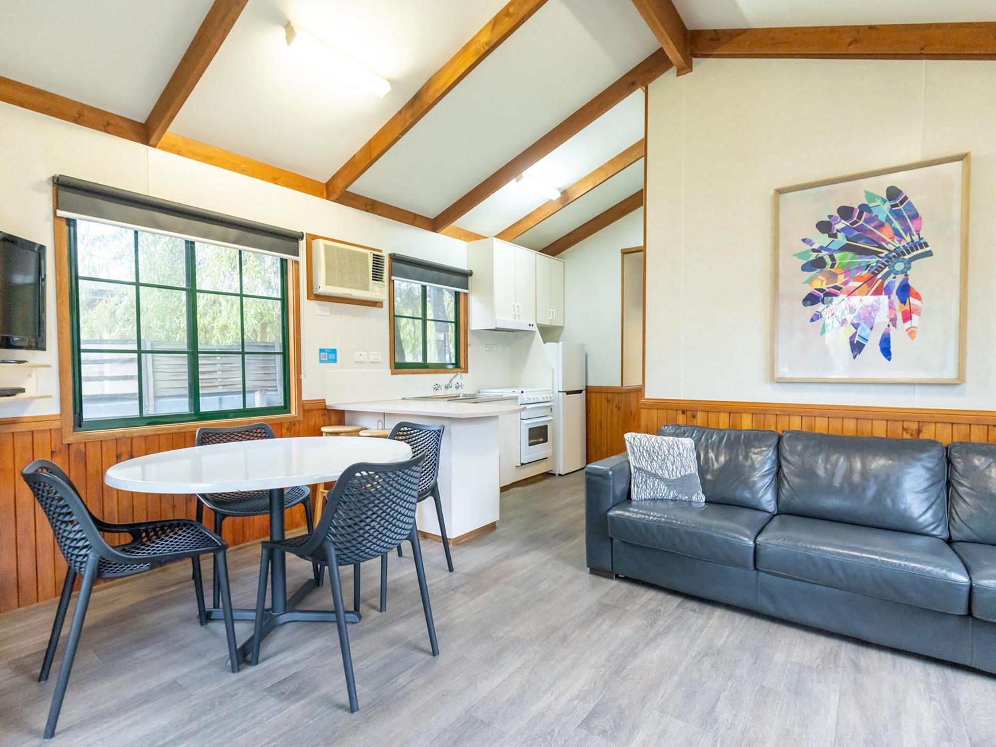 Nrma Ballarat Holiday Park 外观 照片
