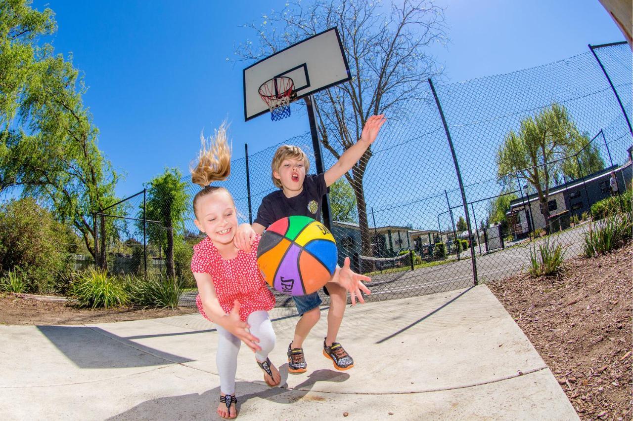 Nrma Ballarat Holiday Park 外观 照片